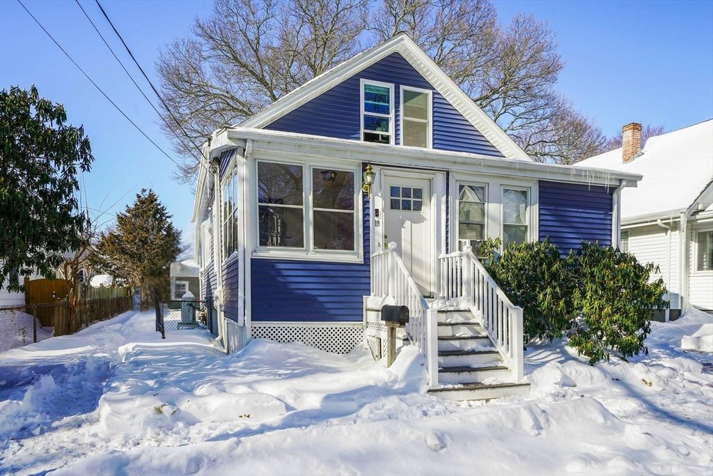 19 Utica St, Quincy, MA 02169
