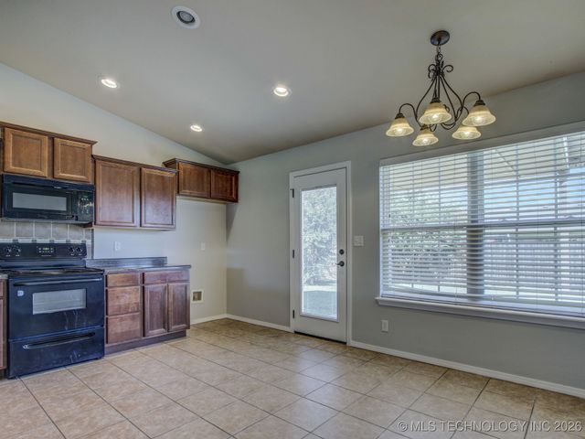 25961 E 90th Place S, Broken Arrow, OK 74014