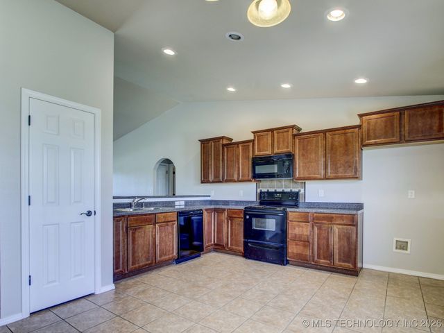 25961 E 90th Place S, Broken Arrow, OK 74014