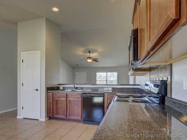 25961 E 90th Place S, Broken Arrow, OK 74014