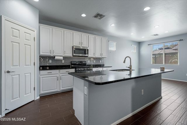 11309 W Stone Hearth Street, Marana, AZ 85658