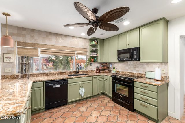 5754 W SHANGRI LA Road, Glendale, AZ 85304