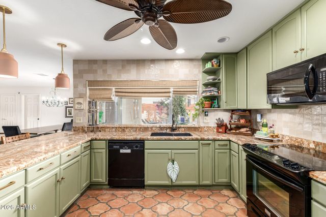 5754 W SHANGRI LA Road, Glendale, AZ 85304