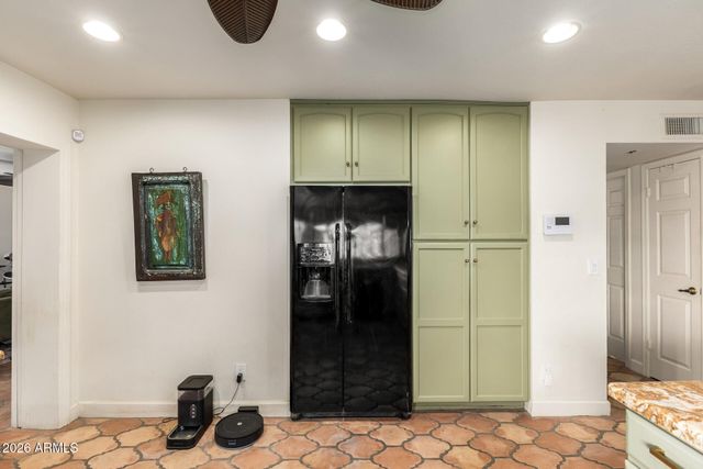 5754 W SHANGRI LA Road, Glendale, AZ 85304