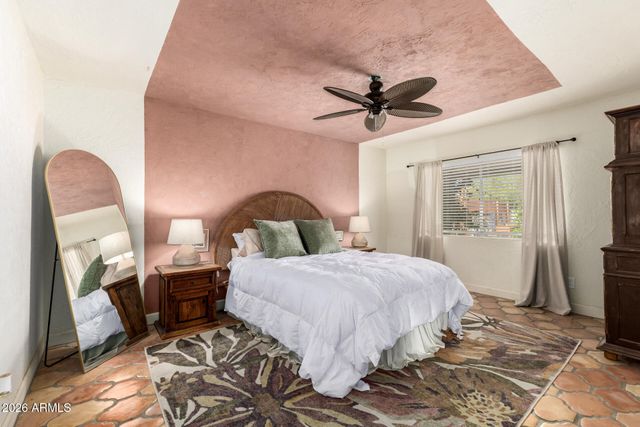 5754 W SHANGRI LA Road, Glendale, AZ 85304