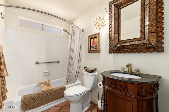 5754 W SHANGRI LA Road, Glendale, AZ 85304