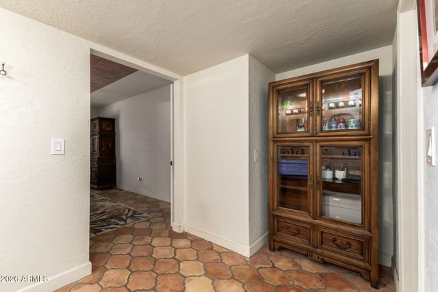 5754 W SHANGRI LA Road, Glendale, AZ 85304