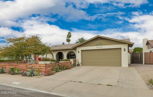 5754 W SHANGRI LA Road, Glendale, AZ 85304