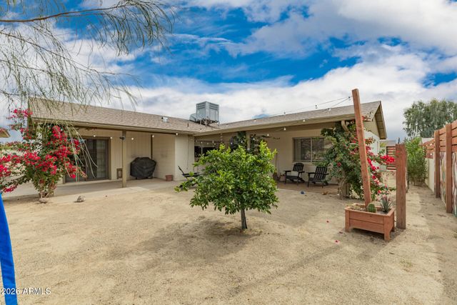 5754 W SHANGRI LA Road, Glendale, AZ 85304