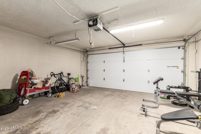 5754 W SHANGRI LA Road, Glendale, AZ 85304