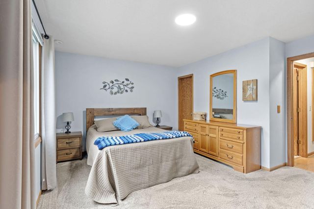 8989 Kirkwood Circle N, Maple Grove, MN 55369