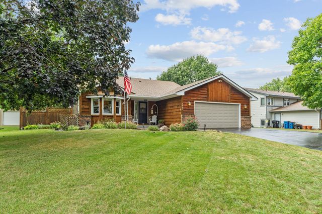 8989 Kirkwood Circle N, Maple Grove, MN 55369