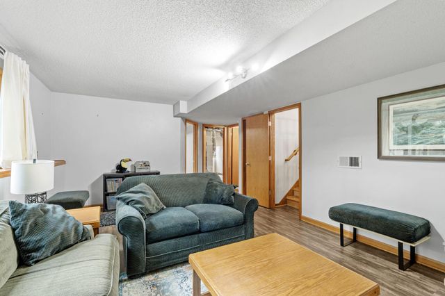 8989 Kirkwood Circle N, Maple Grove, MN 55369