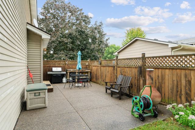 8989 Kirkwood Circle N, Maple Grove, MN 55369