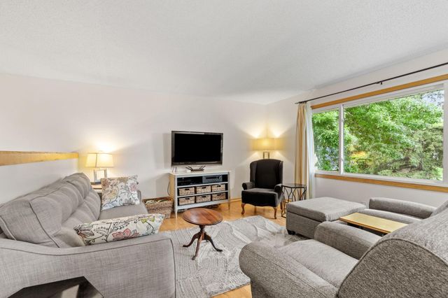 8989 Kirkwood Circle N, Maple Grove, MN 55369