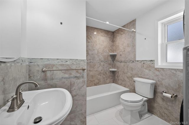 108 La Rue Drive, Huntington, NY 11743