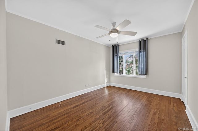 108 La Rue Drive, Huntington, NY 11743