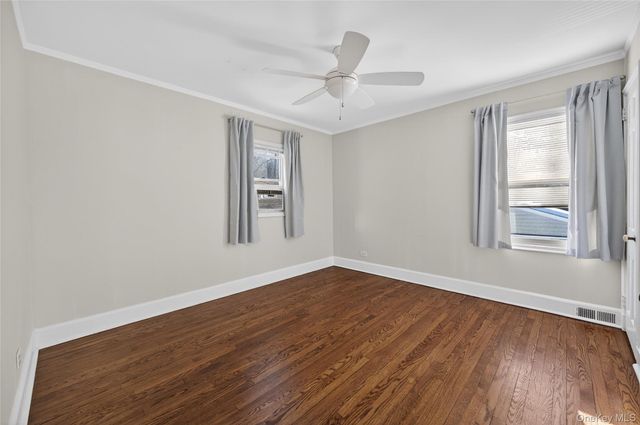 108 La Rue Drive, Huntington, NY 11743