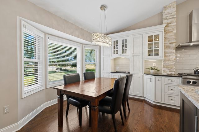 29369 Hampton Court, New Hudson, MI 48165