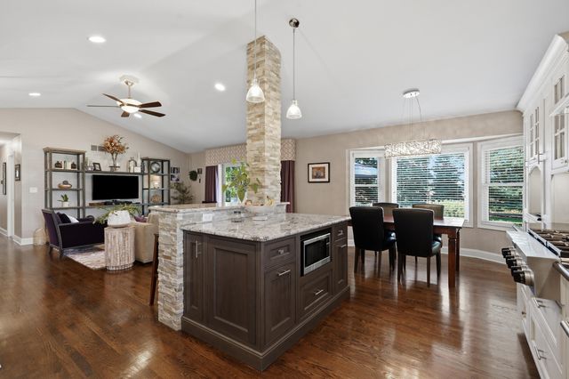29369 Hampton Court, New Hudson, MI 48165