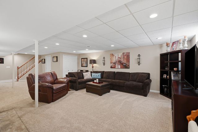 29369 Hampton Court, New Hudson, MI 48165