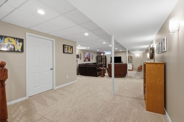 29369 Hampton Court, New Hudson, MI 48165