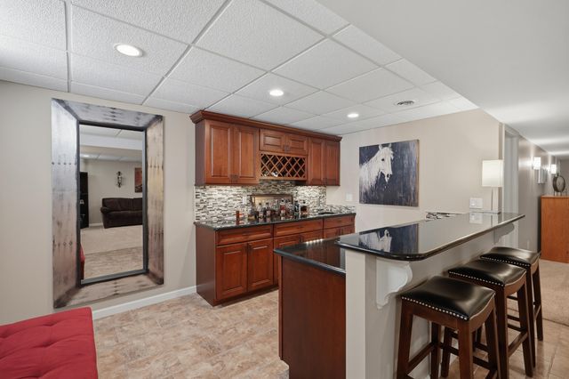 29369 Hampton Court, New Hudson, MI 48165