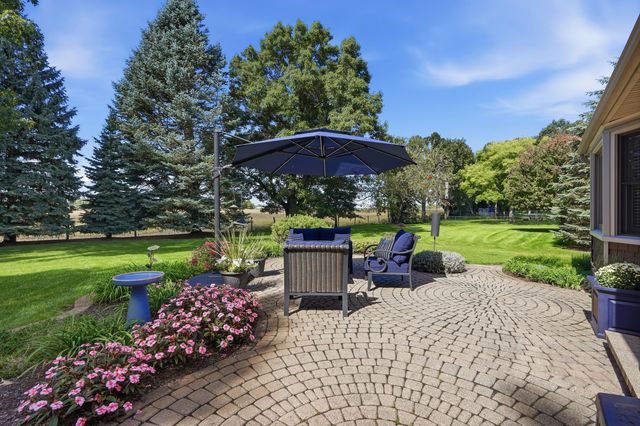29369 Hampton Court, New Hudson, MI 48165