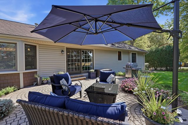 29369 Hampton Court, New Hudson, MI 48165
