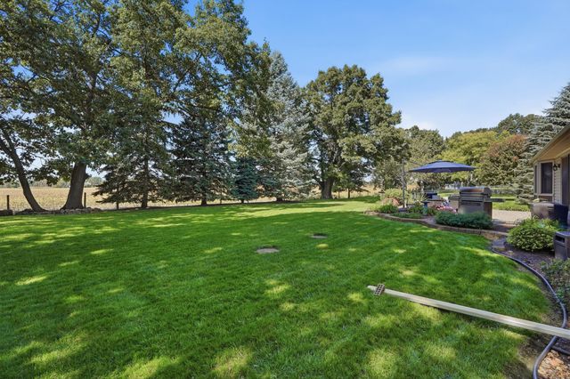 29369 Hampton Court, New Hudson, MI 48165