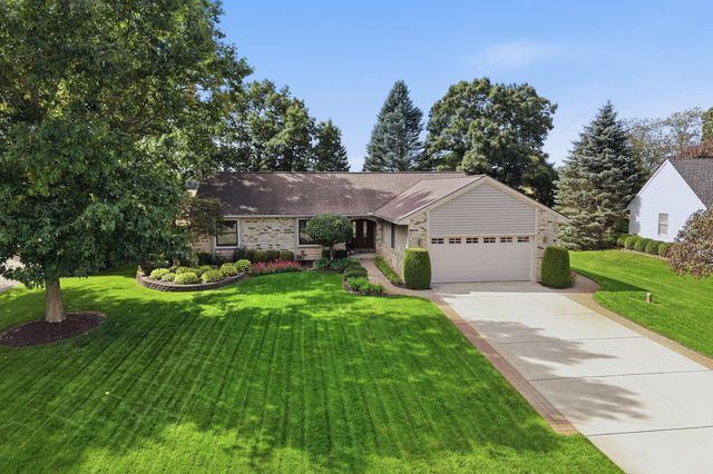 29369 Hampton Court, New Hudson, MI 48165