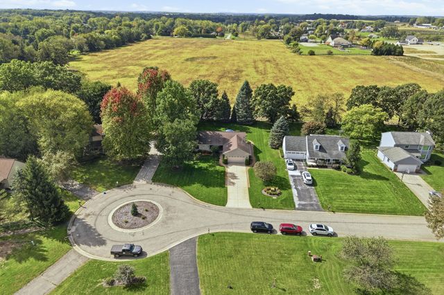 29369 Hampton Court, New Hudson, MI 48165