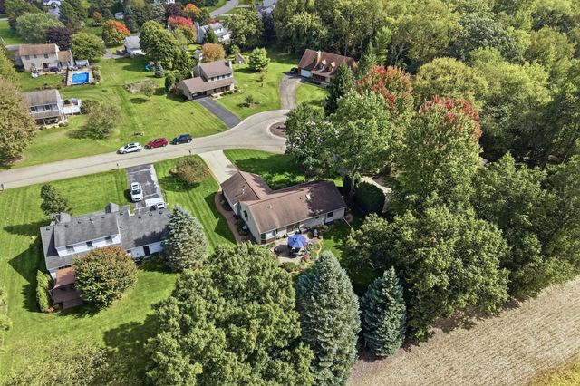 29369 Hampton Court, New Hudson, MI 48165