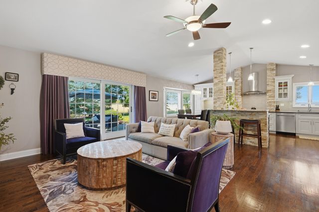 29369 Hampton Court, New Hudson, MI 48165