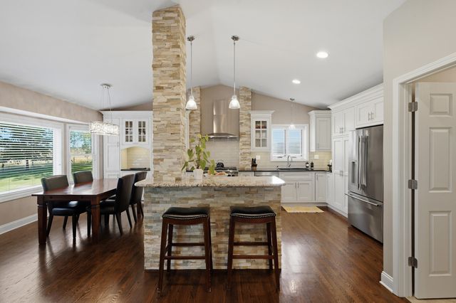 29369 Hampton Court, New Hudson, MI 48165