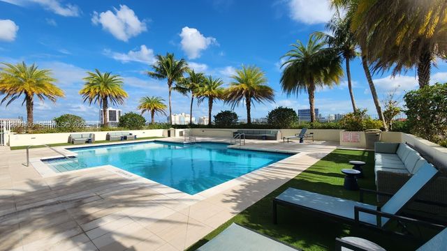 3000 Coral Way 713, Miami, FL 33145