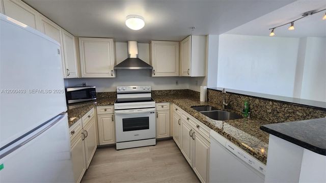 3000 Coral Way 713, Miami, FL 33145