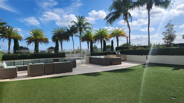 3000 Coral Way 713, Miami, FL 33145