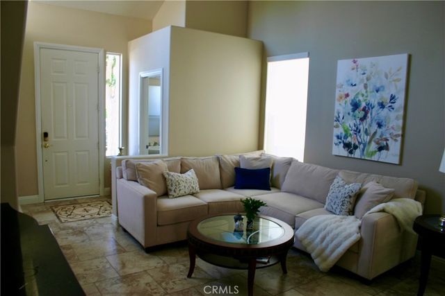 27 Tradition, Rancho Santa Margarita, CA 92688