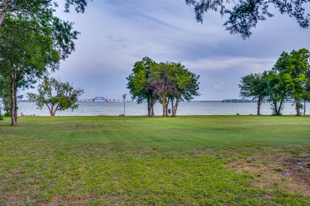 730 Peninsula Bend, Shady Shores, TX 76208