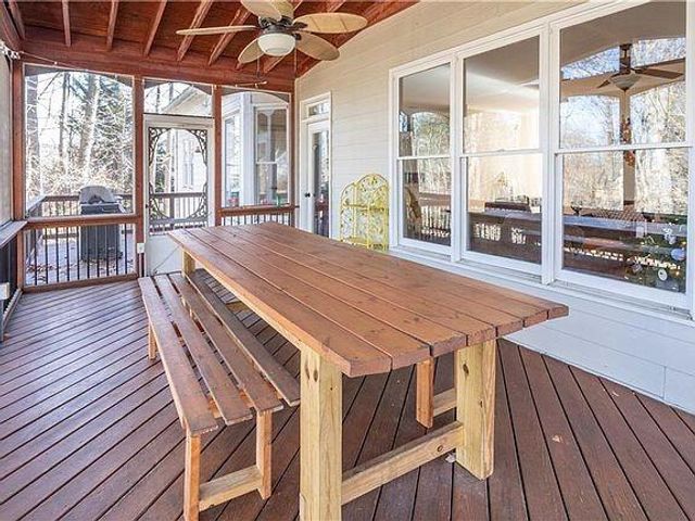 660 Dianthus Court NW, Acworth, GA 30102