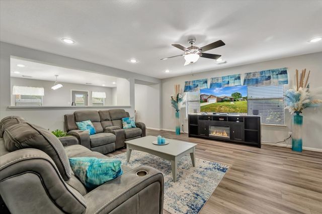 4802 Quiet Canyon Drive, Friendswood, TX 77546