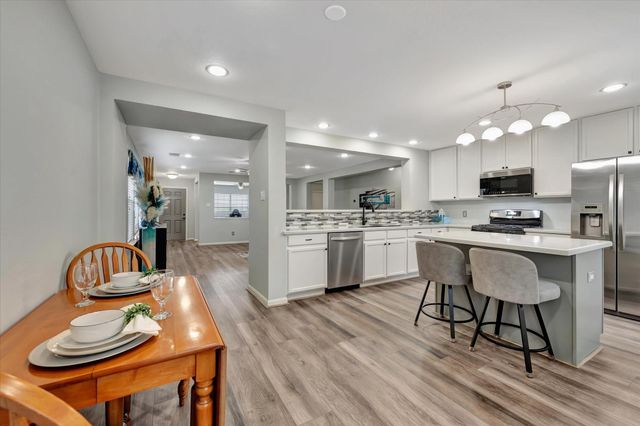 4802 Quiet Canyon Drive, Friendswood, TX 77546