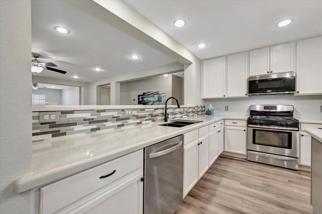 4802 Quiet Canyon Drive, Friendswood, TX 77546