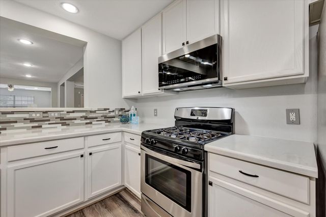 4802 Quiet Canyon Drive, Friendswood, TX 77546