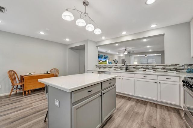 4802 Quiet Canyon Drive, Friendswood, TX 77546