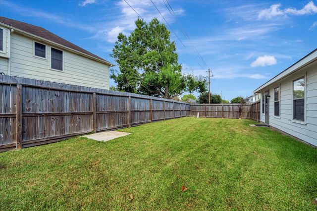 4802 Quiet Canyon Drive, Friendswood, TX 77546