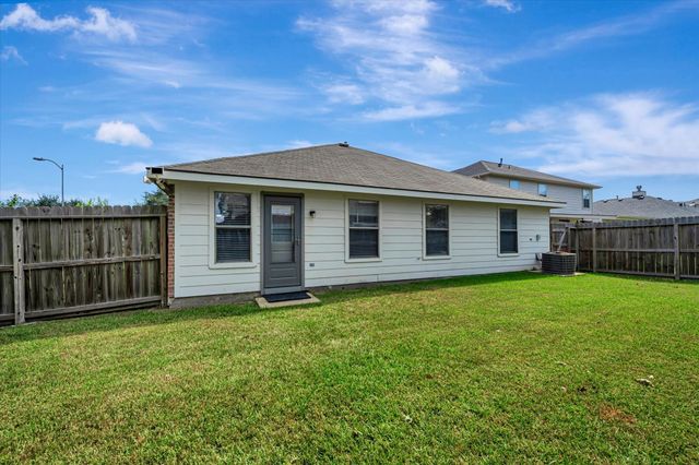 4802 Quiet Canyon Drive, Friendswood, TX 77546
