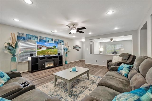 4802 Quiet Canyon Drive, Friendswood, TX 77546