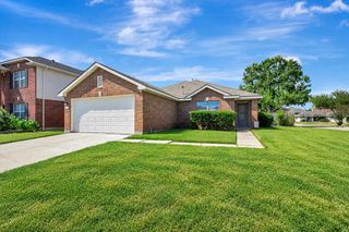 4802 Quiet Canyon Drive, Friendswood, TX 77546